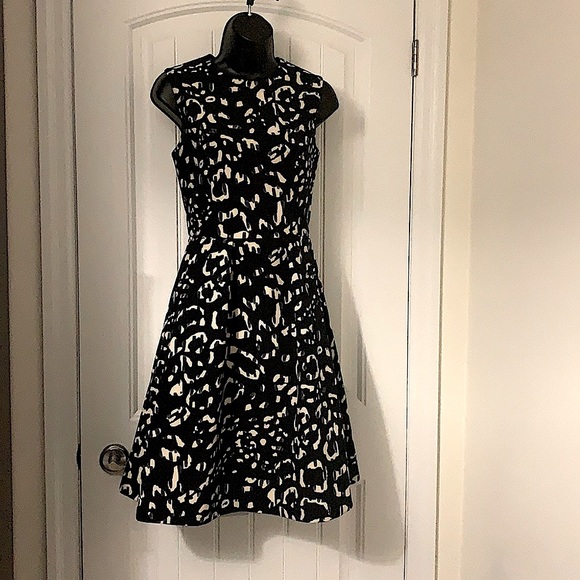 Sleeveless Fit and Flare dress size 6 $15 Dresses if you Buy 2 or more - Picture 2 of 5